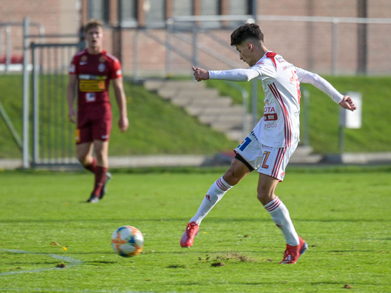 Noah Shamoun blir kvar i Assyriska